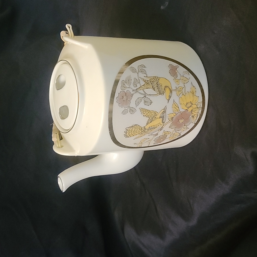 Japanese Ceramic Tea Pot With Golden Birds & 24kt Details Wooden Handle - Picture 5 of 8